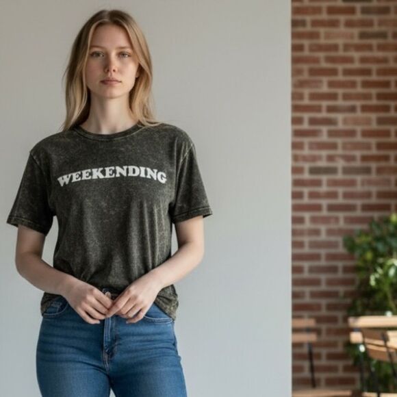 Weekending graphic tee  - Picture 1 of 8